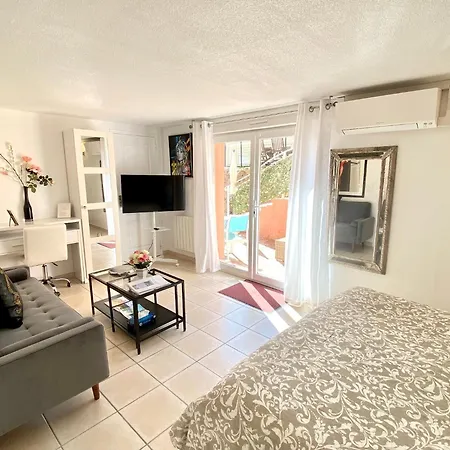 La Vie Est Belle En Provence B&B